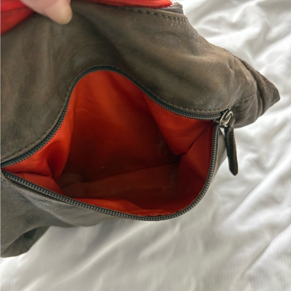 Tano Olive/Taupe Leather Shoulder Hobo Bag Many Zippers EUC - Picture 3 of 10